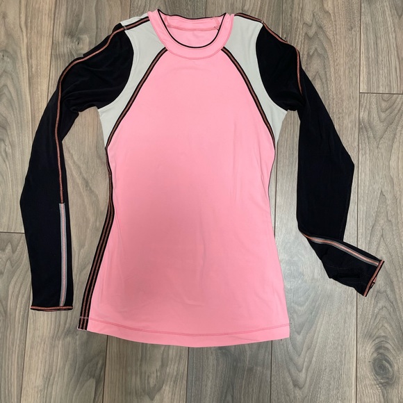 Lululemon running top